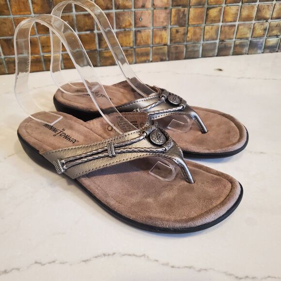 Minnetonka Women's Silverthorne 360 Sandals 9 Silver Comfort Padded Boho Casual - Picture 2 of 13